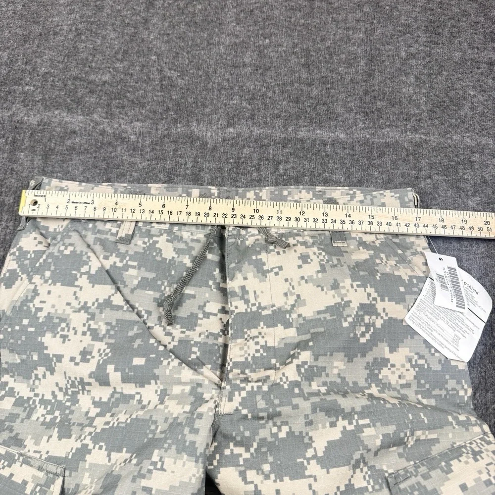 US Military Combat FR Pants Medium Trousers Digital Camo Flame Resistant Army